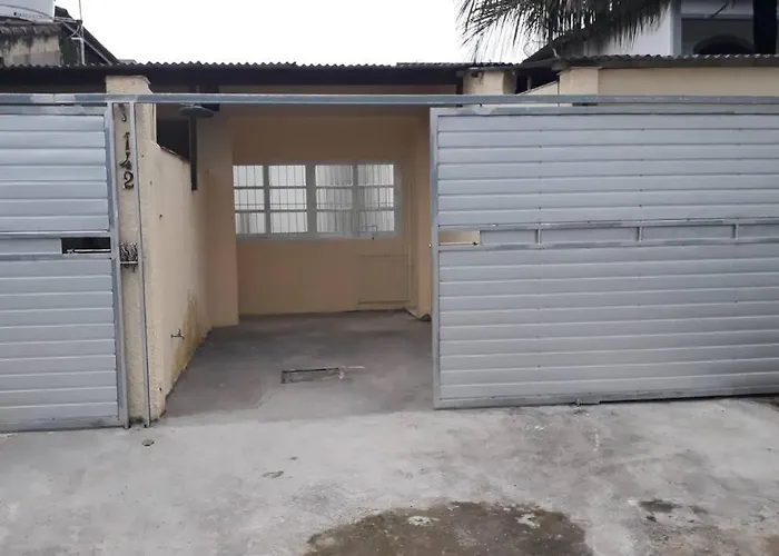 Casa A 250 Metros A Pe Da Praia. Otima Localizacao
