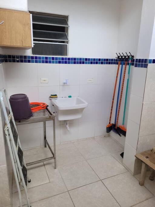 Casa A 250 Metros A Pe Da Praia. Otima Localizacao Bertioga