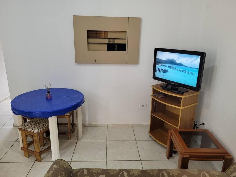 Casa A 250 Metros A Pe Da Praia. Otima Localizacao * Bertioga